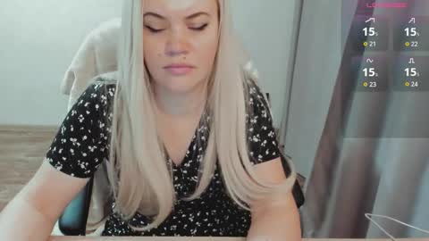 Snapshot of elia_ chatting on 11-26-25, 06:25 Ella online show from 11-26-25, 06:25