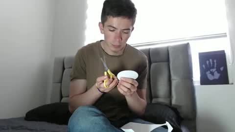 Snapshot of elian_tg chatting on 12-31-24, 05:29 Elian online show from 12-31-24, 05:29