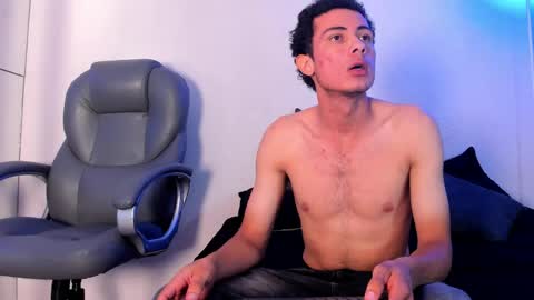 Snapshot of elian_villa chatting on 05-31-26, 03:36 Elian online show from 05-31-26, 03:36