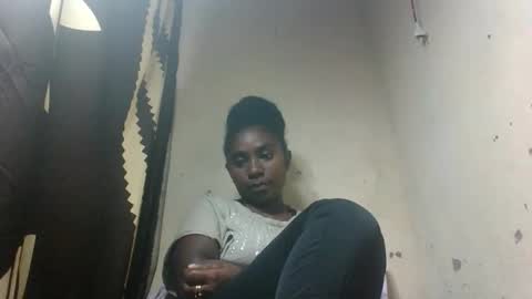 Snapshot of eliannee chatting on 12-13-25, 07:53 eliannee online show from 12-13-25, 07:53