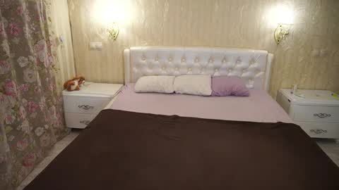 Luna online show from 09-30-25, 10:48