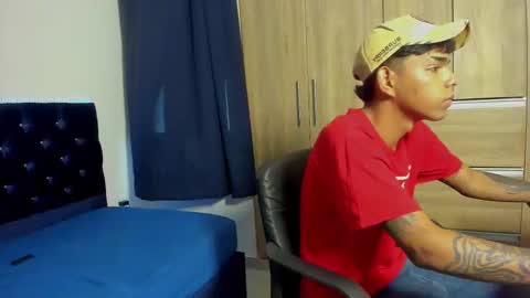 Snapshot of elias_ford chatting on 10-21-25, 07:36 elias_ford online show from 10-21-25, 07:36