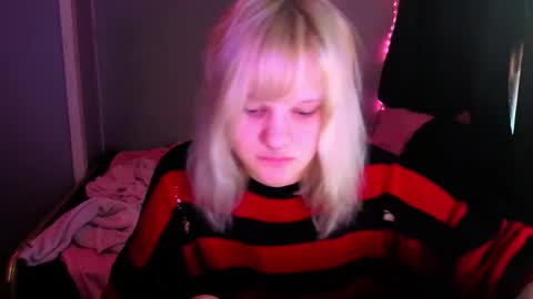 elieiza_xo online show from 04-19-26, 10:03