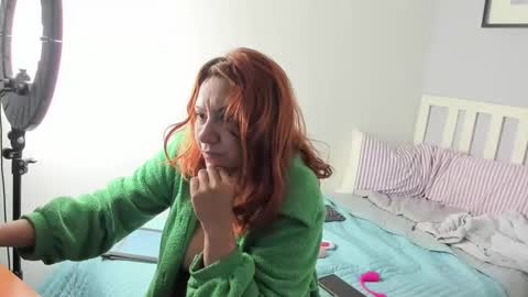 elifgirasol online show from 01-25-25, 10:19