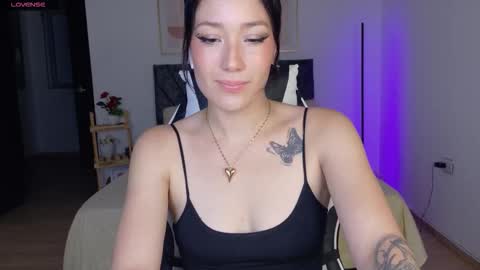 eliiih_ online show from 10-21-25, 03:18