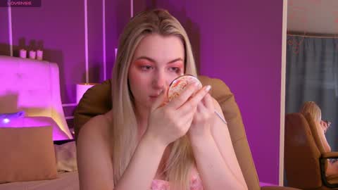 Elina online show from 02-05-25, 01:26