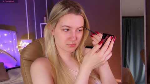 Elina online show from 02-24-25, 01:13