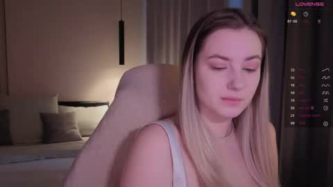 Elina online show from 12-19-25, 05:47