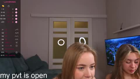 Elina online show from 11-19-25, 01:05