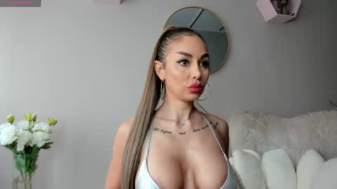 Snapshot of elinamoon_ chatting on 05-04-26, 09:49 Elina online show from 05-04-26, 09:49