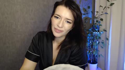 Elina online show from 12-21-24, 03:47