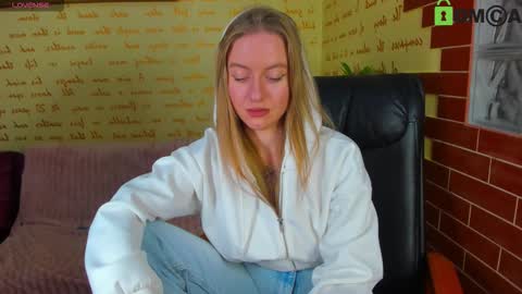 elinor_faith online show from 11-19-25, 03:56