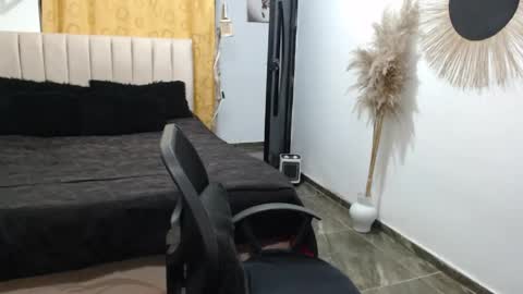 Snapshot of elio_collem chatting on 05-05-26, 02:19 ELIO online show from 05-05-26, 02:19