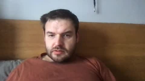 Snapshot of eliot26 chatting on 01-05-25, 12:31 e26 online show from 01-05-25, 12:31