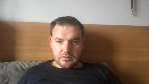 Snapshot of eliot26 chatting on 09-20-25, 01:01 e26 online show from 09-20-25, 01:01