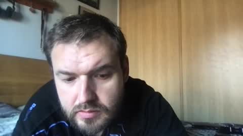 Snapshot of eliot26 chatting on 10-11-25, 02:26 e26 online show from 10-11-25, 02:26