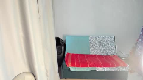 Elis online show from 12-16-25, 01:32