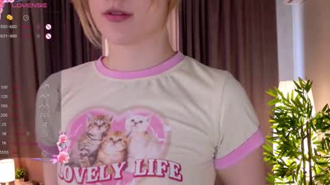 Snapshot of elis_goyard chatting on 09-11-25, 07:41 Elis online show from 09-11-25, 07:41