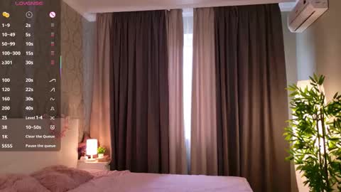 Snapshot of elis_goyard chatting on 09-29-25, 07:57 Elis online show from 09-29-25, 07:57