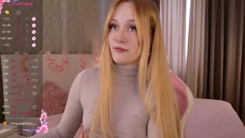 Snapshot of elis_goyard chatting on 10-18-25, 08:04 Elis online show from 10-18-25, 08:04