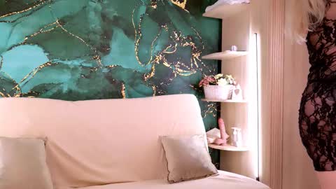 Snapshot of elis_miracle chatting on 09-14-25, 06:45 Elizabeth online show from 09-14-25, 06:45