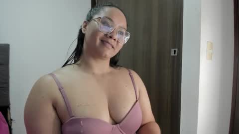 Snapshot of elisa_connors18 chatting on 09-20-25, 10:33 online show from 09-20-25, 10:33