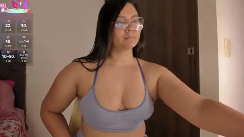 Snapshot of elisa_connors18 chatting on 10-10-25, 04:33 online show from 10-10-25, 04:33