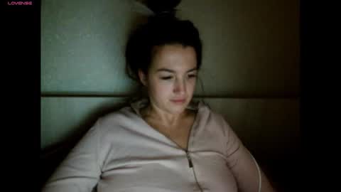 elisa_dove208 online show from 11-05-25, 12:21