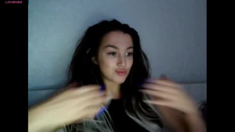 elisa_dove208 online show from 11-07-25, 04:12