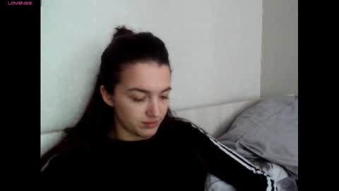 elisa_dove208 online show from 11-22-25, 08:35