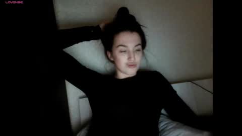 elisa_dove208 online show from 11-28-25, 06:10