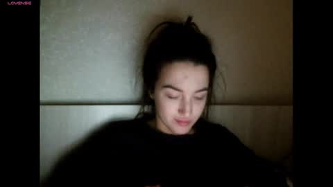 elisa_dove208 online show from 12-17-25, 05:30