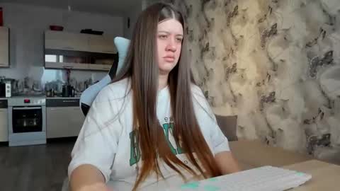 Aletta Oushen online show from 11-24-25, 09:31