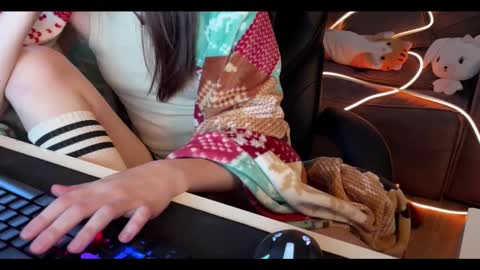 Snapshot of elisa_north chatting on 01-30-25, 12:59 Elisa North online show from 01-30-25, 12:59