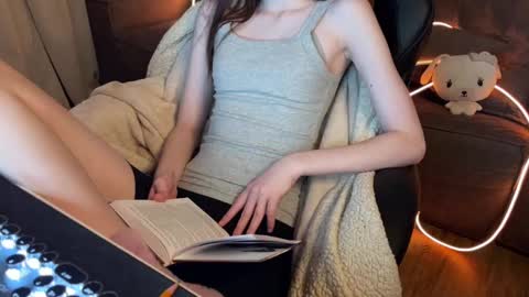 Snapshot of elisa_north chatting on 02-21-25, 04:07 Elisa North online show from 02-21-25, 04:07