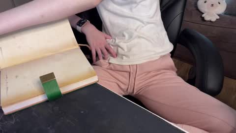 Snapshot of elisa_north chatting on 03-07-25, 02:23 Elisa North online show from 03-07-25, 02:23