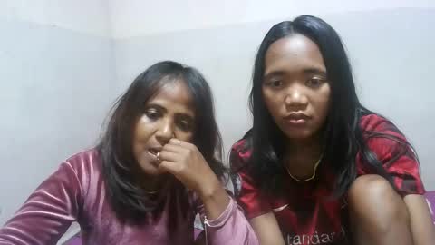 Snapshot of elisabet88 chatting on 10-10-25, 07:35 elisabet88 online show from 10-10-25, 07:35