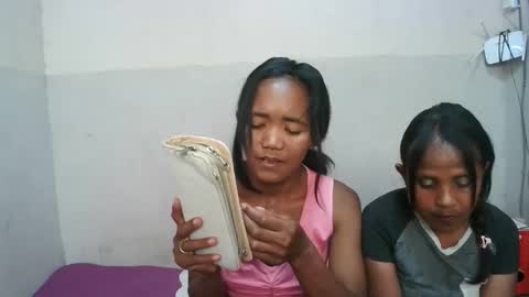 Snapshot of elisabet88 chatting on 11-18-25, 12:42 elisabet88 online show from 11-18-25, 12:42