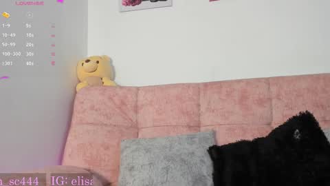 Snapshot of elisabeth_secret chatting on 09-09-25, 12:05 online show from 09-09-25, 12:05