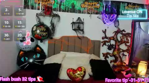 Elizabeth  online show from 10-28-25, 12:09