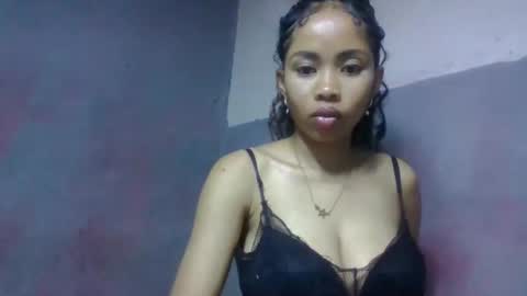 elisabethee online show from 04-21-26, 02:51