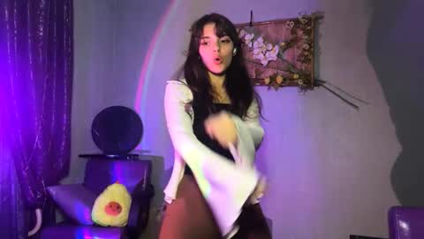 Elin online show from 04-07-26, 01:55