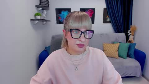 Snapshot of elisabethmills chatting on 01-11-25, 02:25 Elisabeth online show from 01-11-25, 02:25