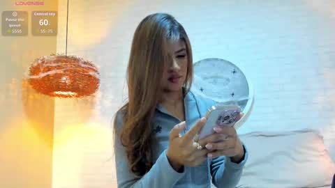 Snapshot of elise_diamond chatting on 10-24-25, 11:34 Elise diamond online show from 10-24-25, 11:34