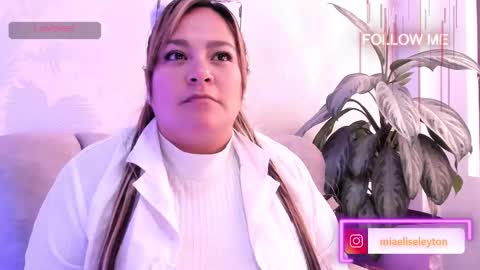 ELISE LEYTON online show from 09-17-25, 05:03