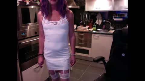 Snapshot of elise_tv chatting on 12-07-24, 08:27 Barbie online show from 12-07-24, 08:27