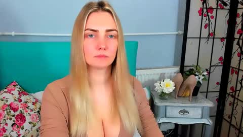 Elise online show from 01-20-25, 12:18