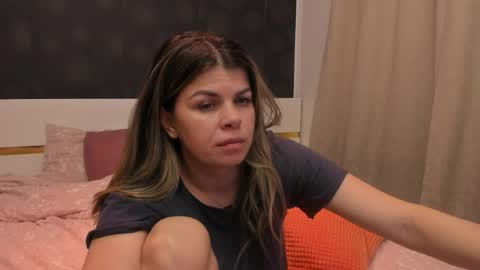 Elly online show from 04-07-26, 07:14