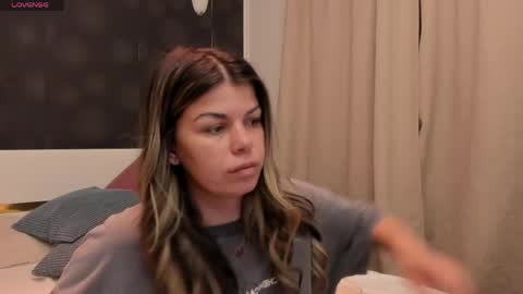 Elly online show from 04-28-26, 07:41