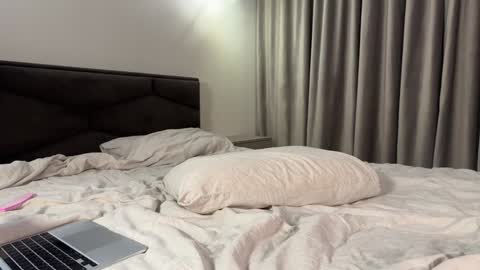 Nina online show from 01-18-25, 09:02